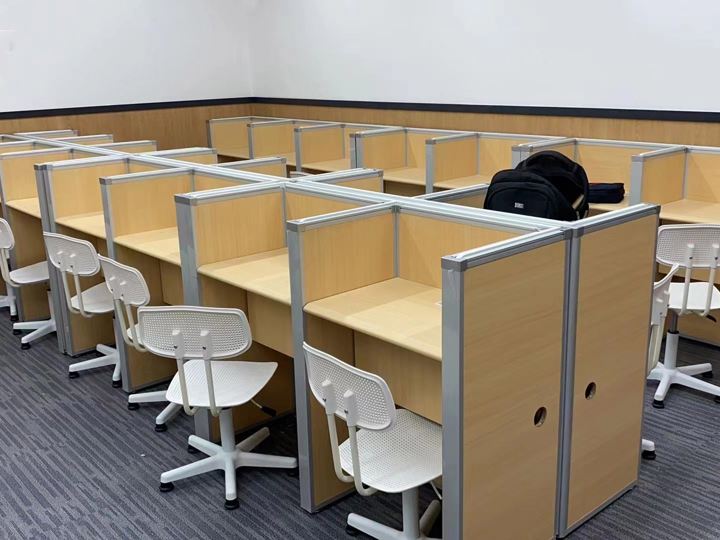 新東方教育科技集團-廣州20個教學區(qū)