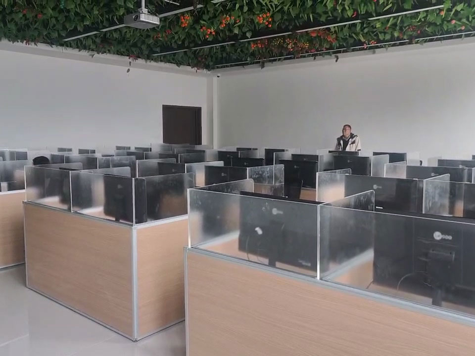 湘鋼培訓中心（224個位，4間升降屏風計算機教室）