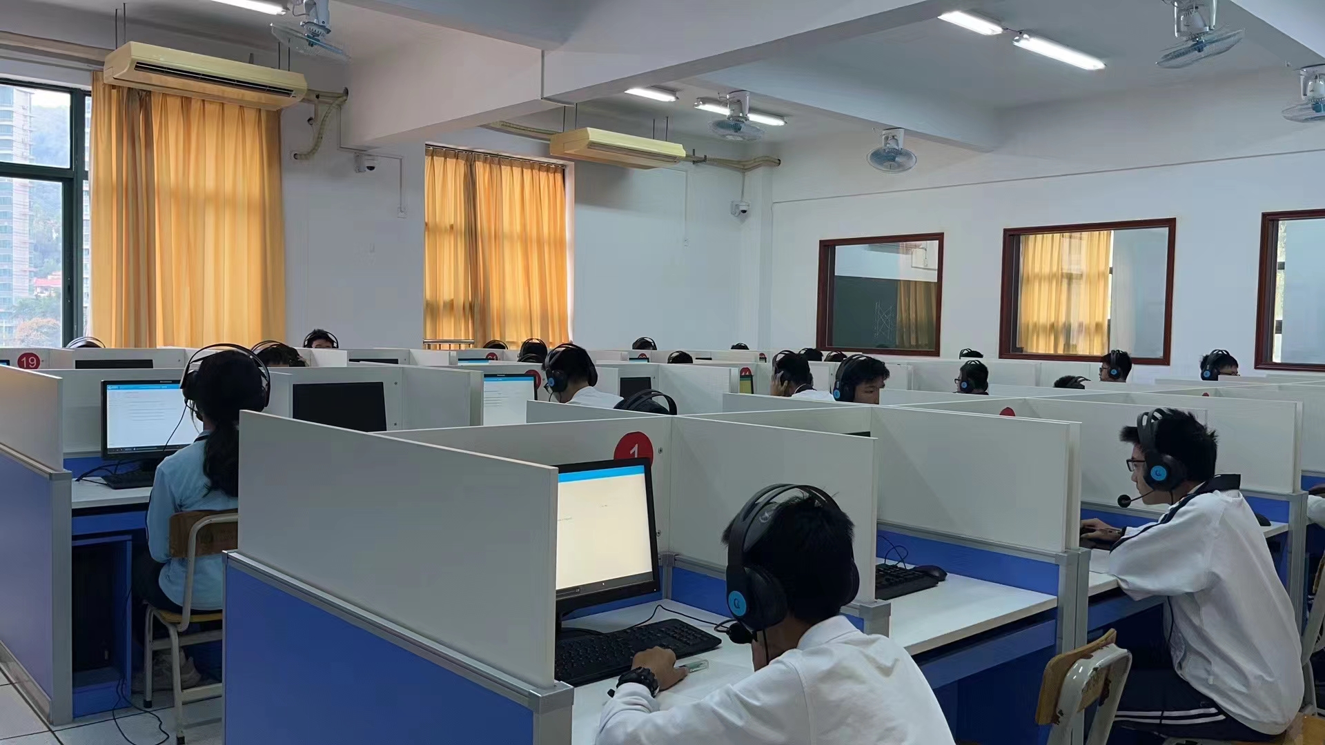 升降屏風考試桌 升降屏風考試桌