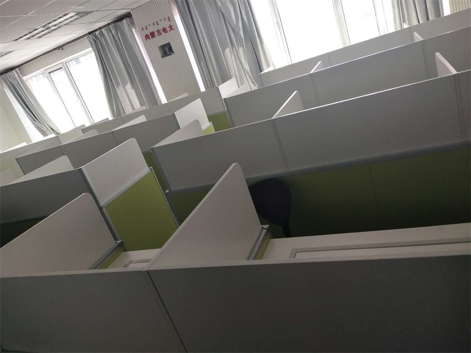 內蒙古廣播電視大學升降屏風多媒體教室