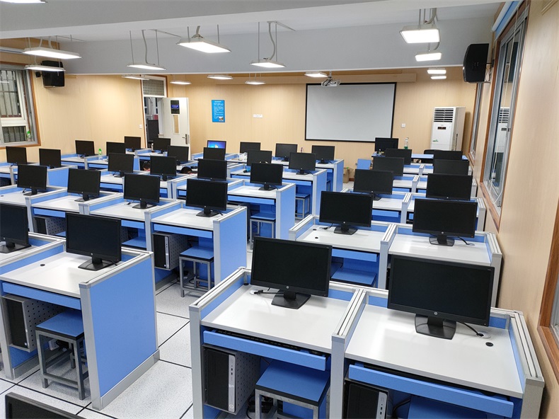 上海滬東外國語學校升降屏風語音教室