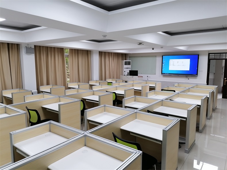 廈門大學智能升降屏風語音教室