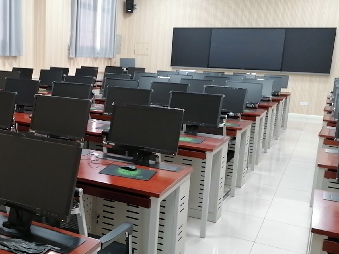 內蒙古烏海西某培訓中心多媒體教室